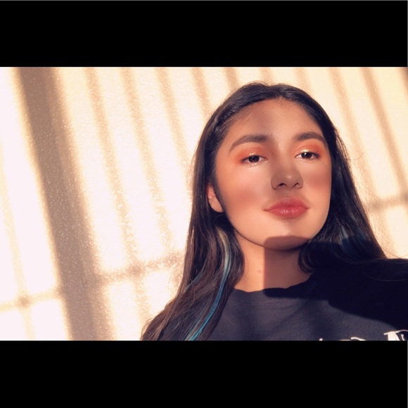 Profile Picture of Sofia Pedroza (@sofiapedroza) on Poshmark