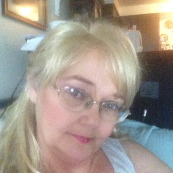 Profile Picture of Diane Cheney (@triviaqueen43) on Poshmark
