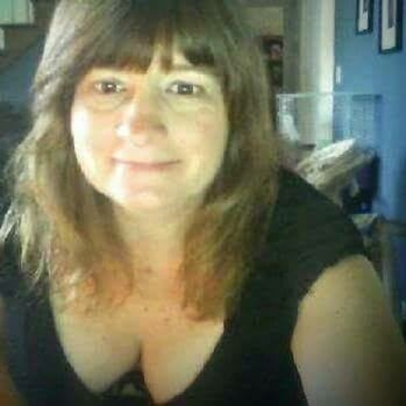 Jennifer Slucksin - Poshmark Profile Picture of Jennifer Slucksin (@j_slucksin) on Poshmark