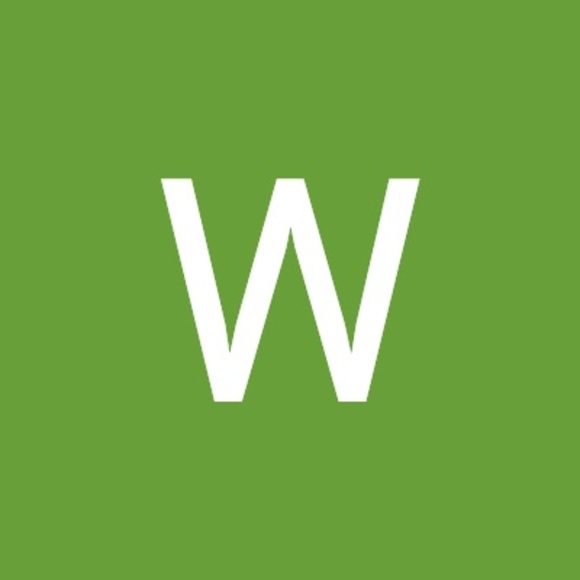 Profile Picture of Winne Winne (@winnewinne407) on Poshmark