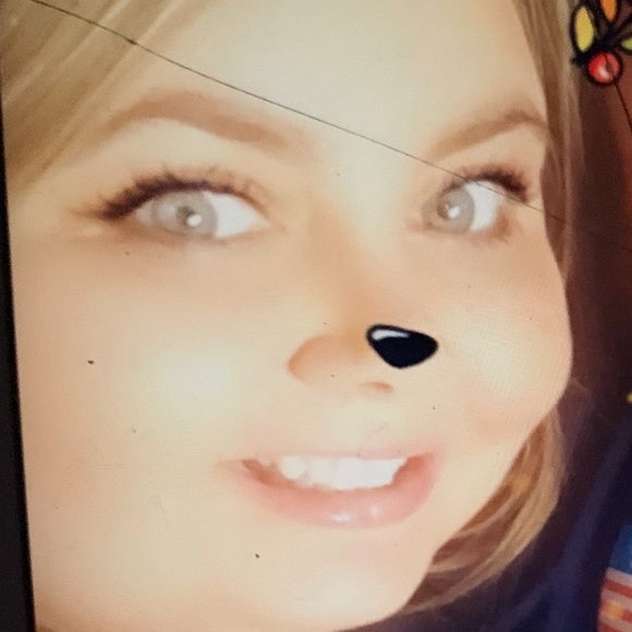 Profile Picture of Shawna Hart (@shawna_hart) on Poshmark