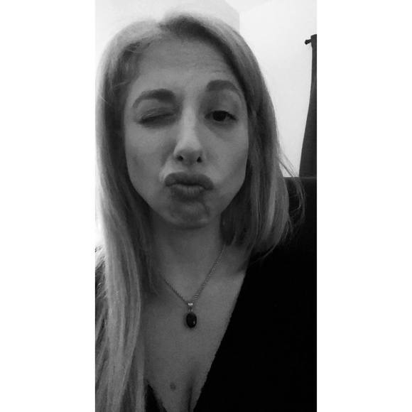 Jenn Sbert - Poshmark Profile Picture of Jenn Sbert (@jennifersbert1) on Poshmark