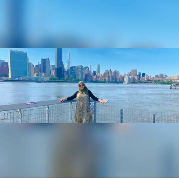 Profile Picture of Ayah Mesalam (@ayah_mesalam) on Poshmark