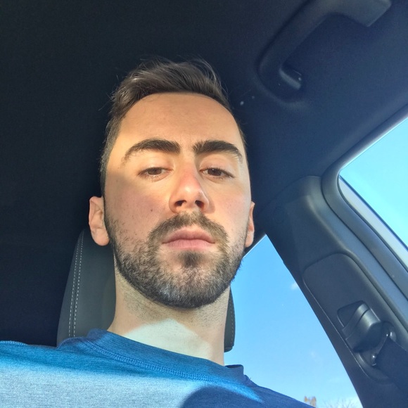 Profile Picture of Devon Spinelli (@devongoing) on Poshmark