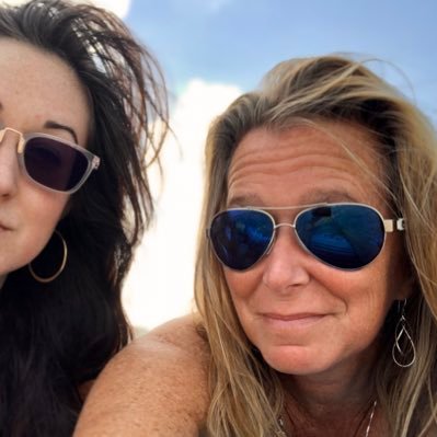 Profile Picture of Michelle Dunham (@shel1y7) on Twitter