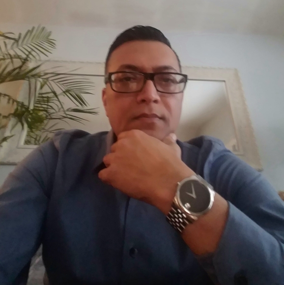 Profile Picture of Robin Singh (@myqx56rs) on Poshmark