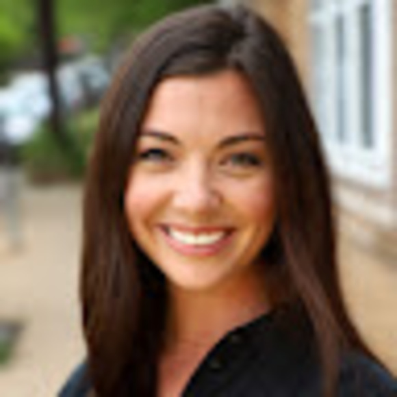 Profile Picture of Jessica Dealy (@jessdealy) on Poshmark