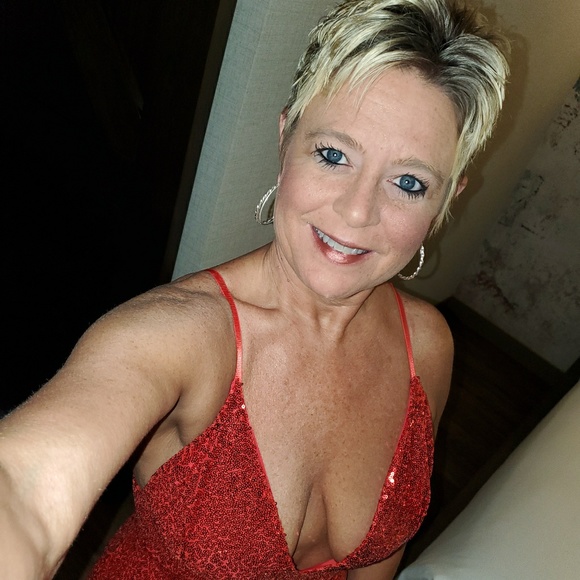 Profile Picture of Kim Claycomb (@kaclaycomb) on Poshmark
