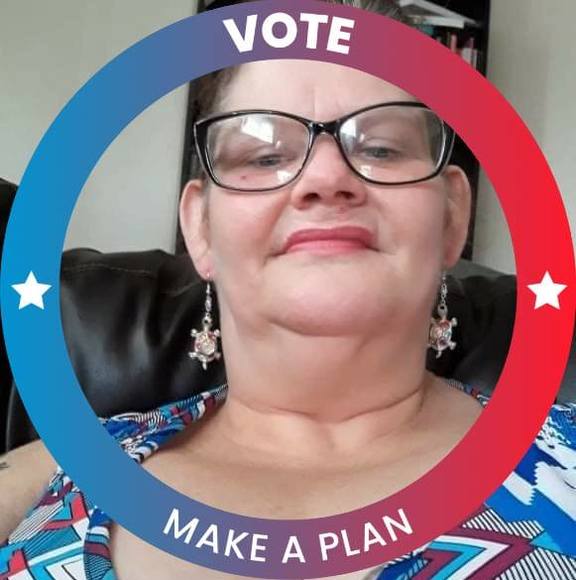 Profile Picture of Lorie Hemphill (@loriehemphill) on Poshmark