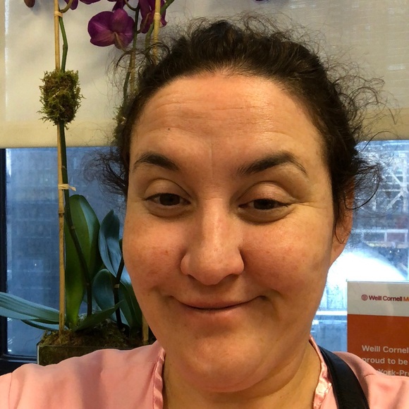 Profile Picture of Elizabeth Capano (@eacapano) on Poshmark