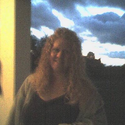 Profile Picture of Tracey Held (@theheldshome) on Twitter