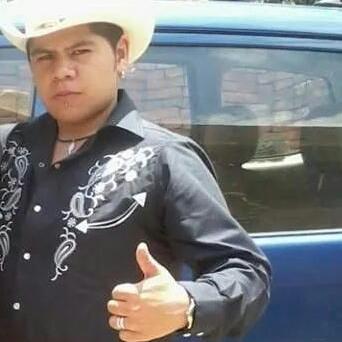 Profile Picture of Gallo Negro (@joe21726) on Twitter