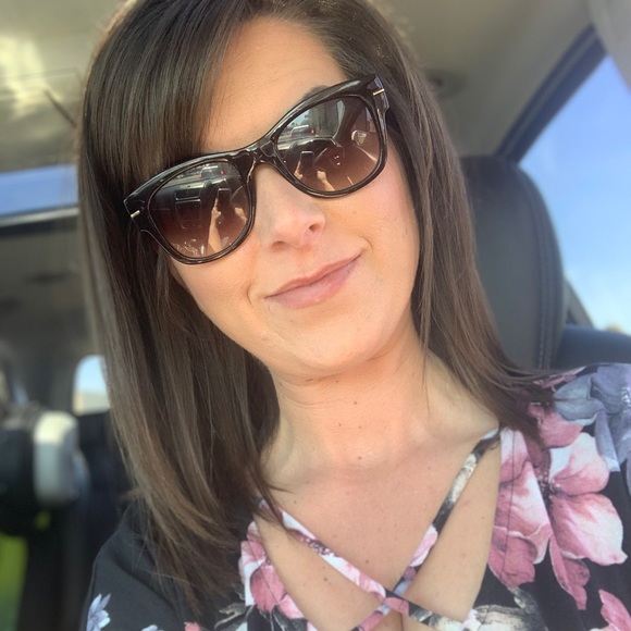 Profile Picture of Mindy Keller (@martinmindy131) on Poshmark