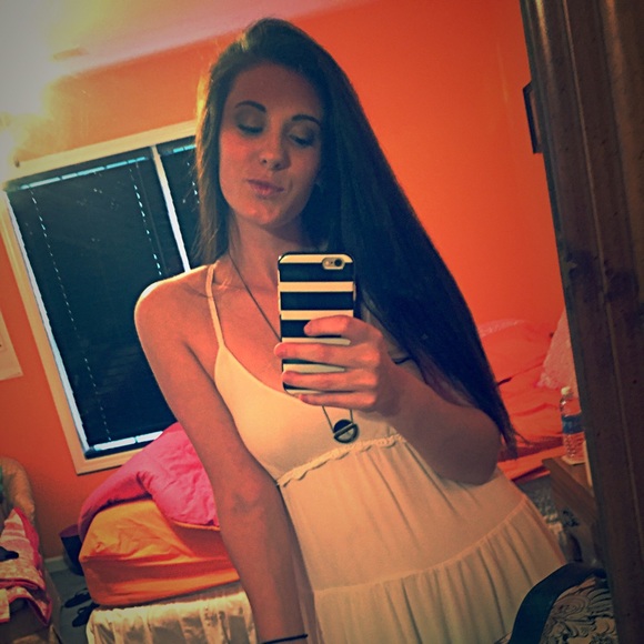 Profile Picture of Ashley Hurlburt (@ahurlburt609) on Poshmark