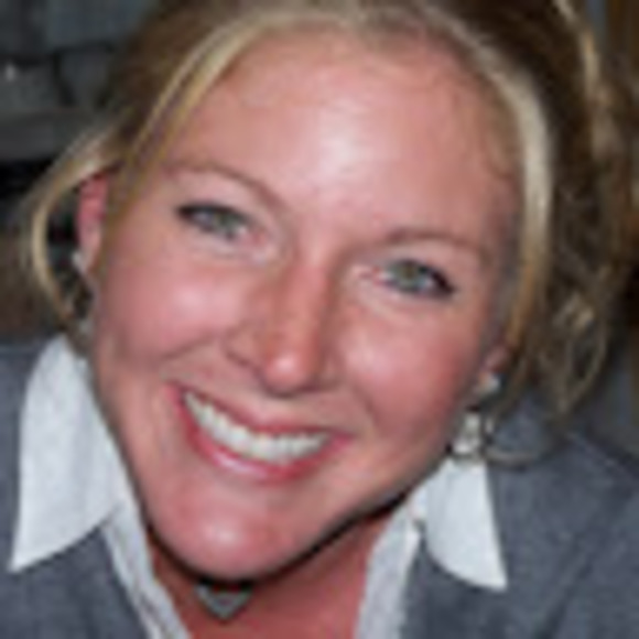 Profile Picture of Amanda Steinbrook (@amandasteinbro) on Poshmark