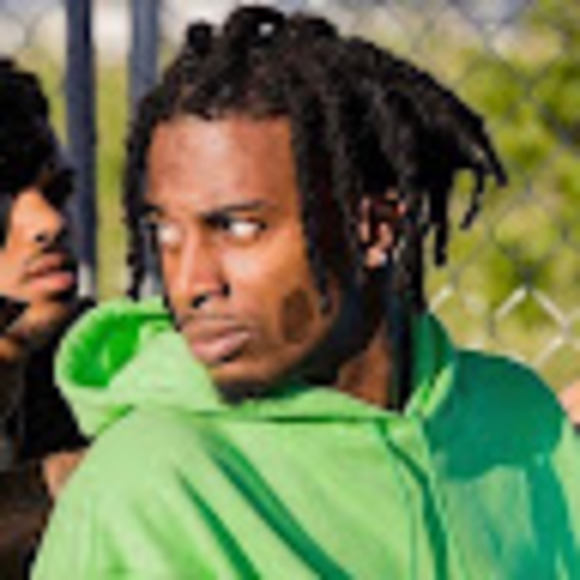 Profile Picture of Victor Lima (@victorlima305) on Poshmark