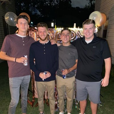 Profile Picture of Andrew Mocharnuk (@AndrewMocharnuk) on Twitter