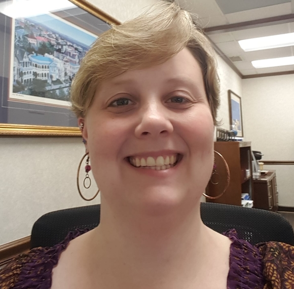 Profile Picture of Mindy Rhoades (@mindygail45) on Poshmark