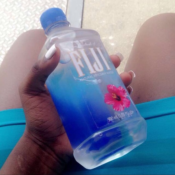 Profile Picture of Tati Albritton (@tatibankss) on Poshmark