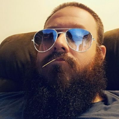 Profile Picture of Robin Finch (@birdboy1988) on Twitter