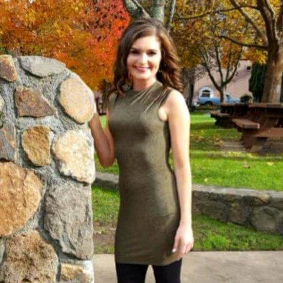 Profile Picture of Sophia Simoni (@phiagirl) on Poshmark