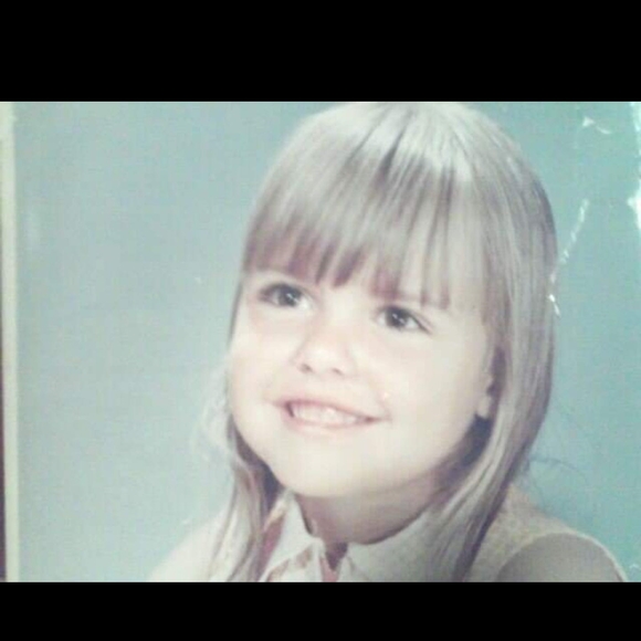 Profile Picture of Paula Fields (@qdog8298) on Poshmark