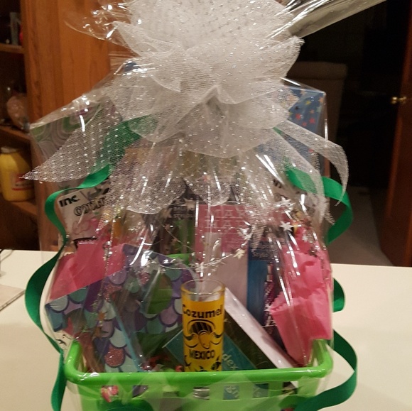 Profile Picture of Marilyn Floyd (@mwflo) on Poshmark