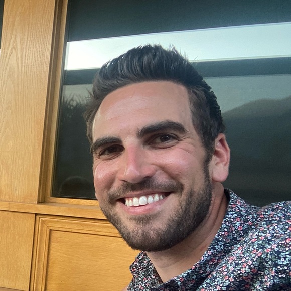 Profile Picture of Nicholas Saxton (@saxtonn2) on Poshmark