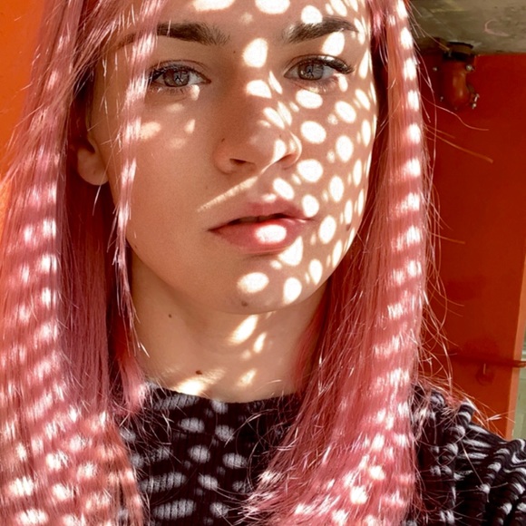 Profile Picture of Serina Hartinger (@hartsshop) on Poshmark