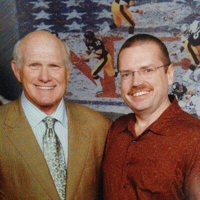 Profile Picture of Mark Matusik (@pharmdog22) on Twitter