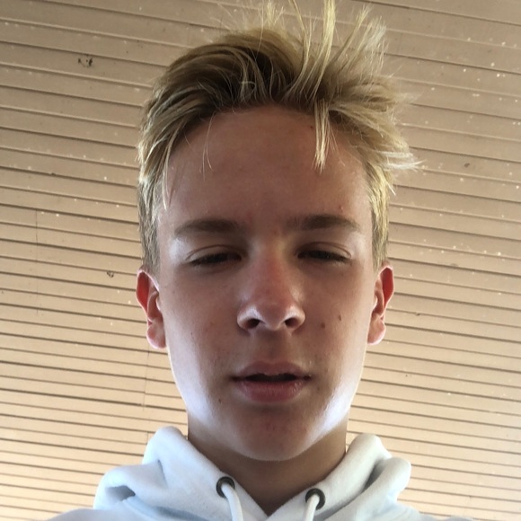 Profile Picture of Mitchell Martz (@mitchellmartz) on Poshmark