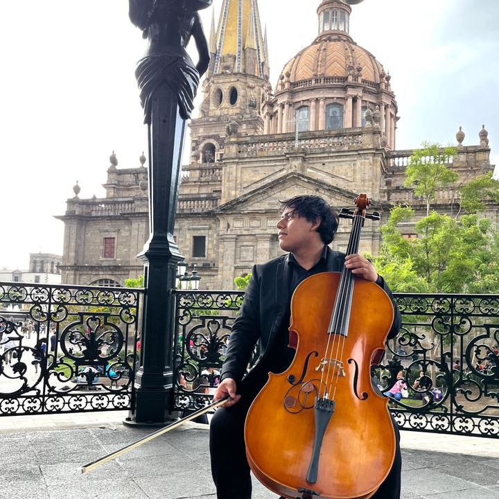 Profile Picture of Benjamin violonchelista (@benjamin.cello) on Tiktok