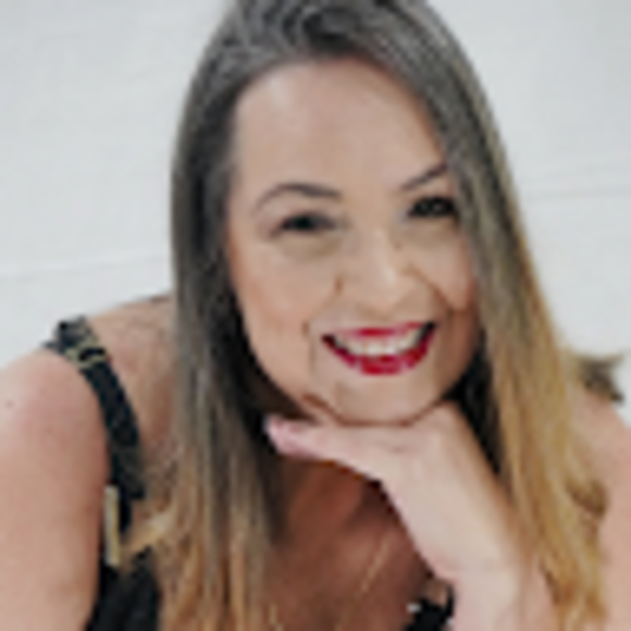 Profile Picture of Simone regina pereira Castro (@simonecastroenf) on Poshmark