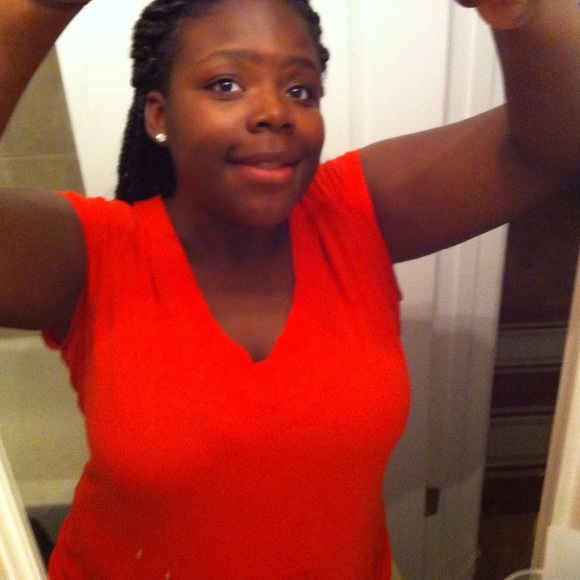 Profile Picture of Kennedy Adams (@kennedy6720) on Poshmark