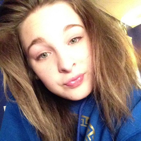 Mo Nebiolo - Poshmark Profile Picture of Mo Nebiolo (@monebiolo) on Poshmark