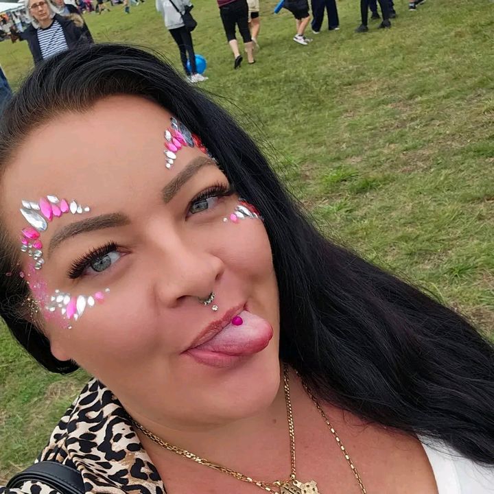Profile Picture of crystal (@greeneyescrystal) on Tiktok