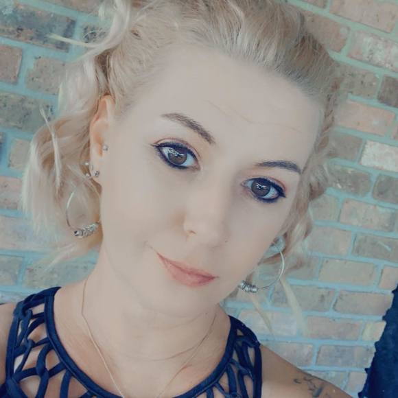 Profile Picture of Tiffany Tircuit (@ttircuit) on Poshmark