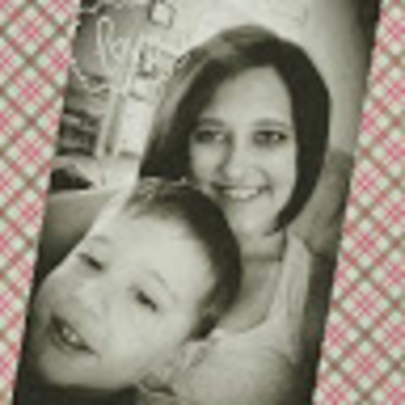 Profile Picture of Christina Spellman (@christinaspellm) on Poshmark