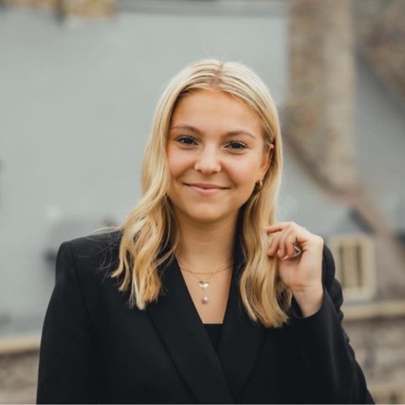 Profile Picture of Marie-philippe Benoit (@mariephilippebe) on Poshmark