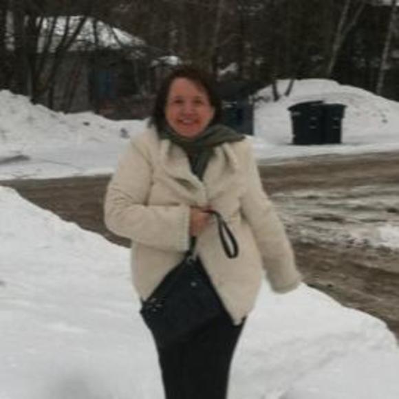 Profile Picture of Jeanette Hoffmann (@jeanettehoffman) on Poshmark