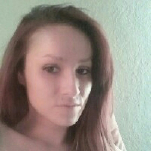 Becky Eakle - Poshmark Profile Picture of Becky Eakle (@beakle1) on Poshmark