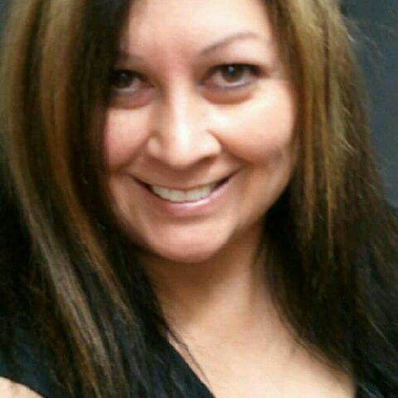 Profile Picture of Lisa Sanchez (@lisas68761) on Poshmark