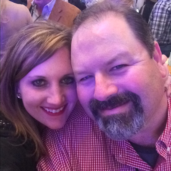 Profile Picture of Dana Sitton (@djsitton) on Poshmark