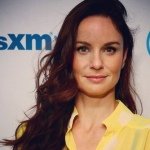 Profile Picture of Sarah Wayne Callies (@sarahwaynecalliesfanclub) on Instagram
