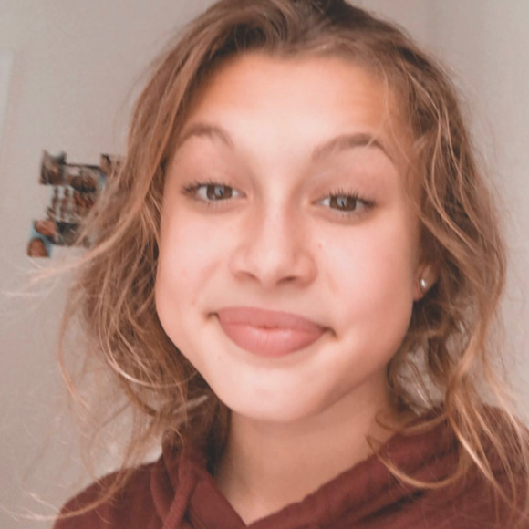 Profile Picture of Angelina Gianelli (@agianelli) on Poshmark