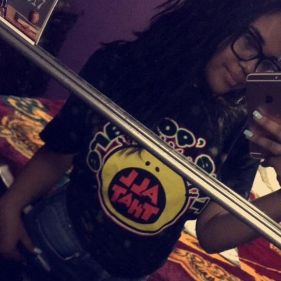 Profile Picture of Jelly Noboa (@jelly_noboa1) on Poshmark