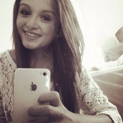 Profile Picture of Brooke Webber (@brookeeeeee21) on Twitter