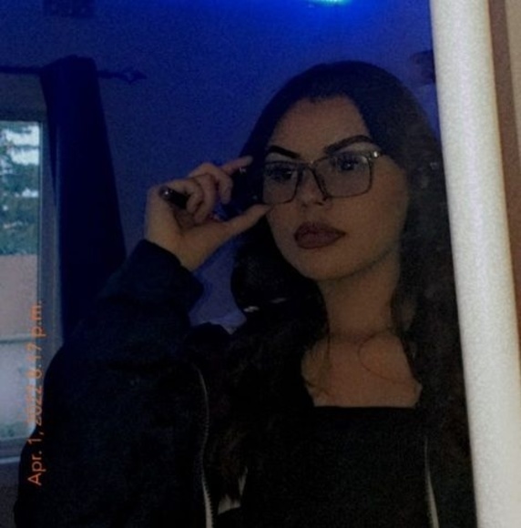 Profile Picture of Shavelle Omeasoo (@bbybuffalo13) on Poshmark