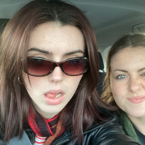 Fiona Magee - Poshmark Profile Picture of Fiona Magee (@fionacmagee) on Poshmark