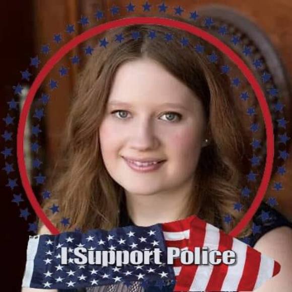 Profile Picture of Laney Bonczkowski (@lbonczkowski) on Poshmark